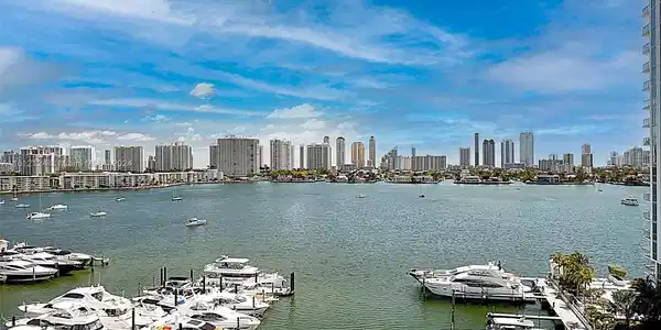 17111 NE Biscayne Blvd