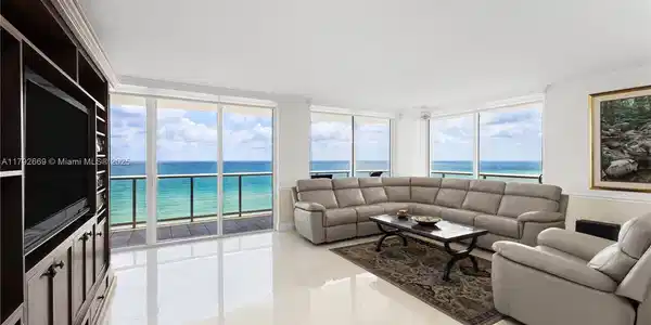 8855 Collins Ave