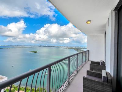1750 N Bayshore Dr