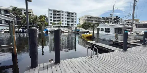 Image 3: Boat Slip # 322-3
