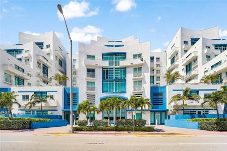 7600 Collins Ave