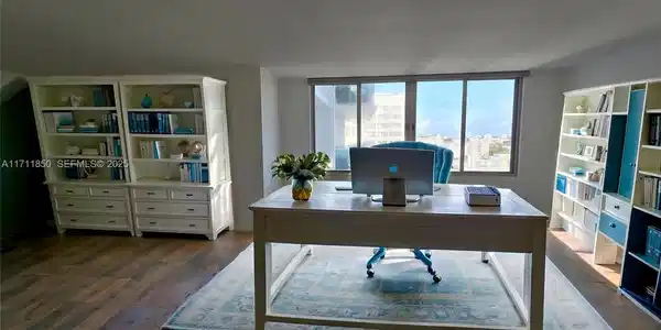 1000 West Ave