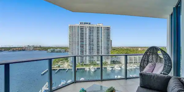 17301 Biscayne Blvd