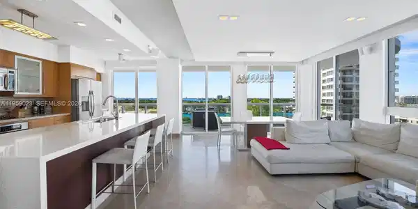 6365 Collins Ave