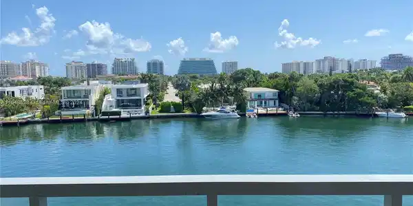 9261 E Bay Harbor Dr