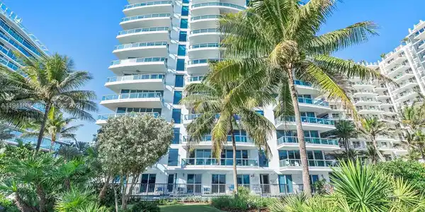 9401 Collins Ave