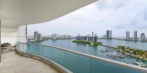 7000 Island Blvd