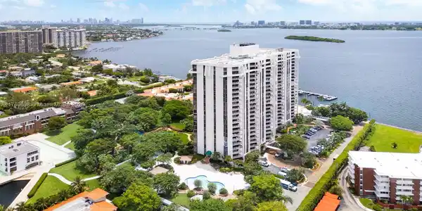 4000 Towerside Ter