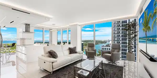 4775 Collins Ave