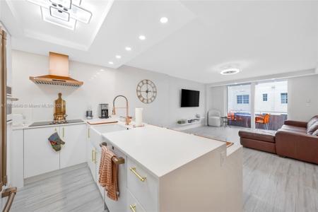 465 Ocean Dr