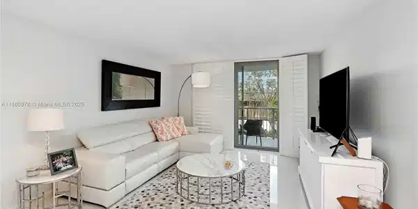 210 Sea View Dr