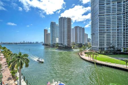 200 Biscayne Boulevard Way