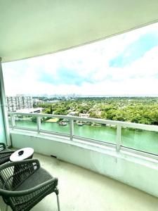 4401 Collins Ave