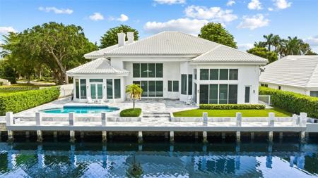 101 Bay Colony Dr