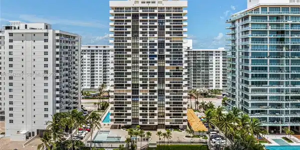 5757 Collins Ave