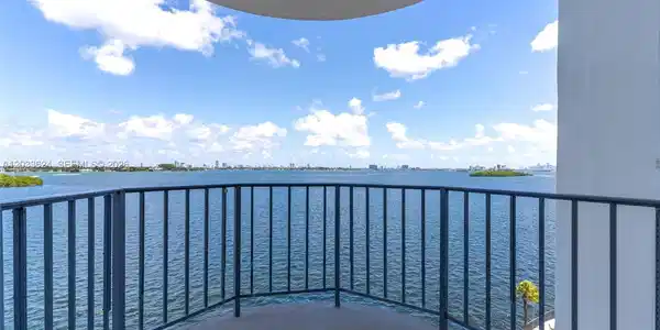 11930 N Bayshore Dr