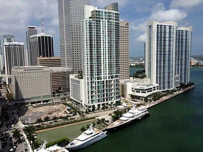 475 BRICKELL AV