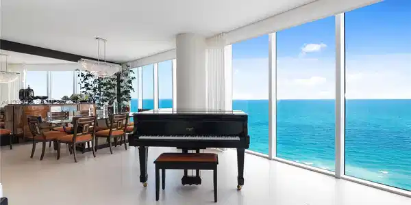 2711 S Ocean Dr