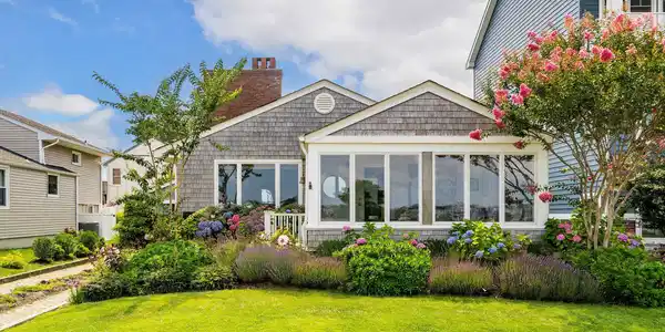 318 Elizabeth Avenue