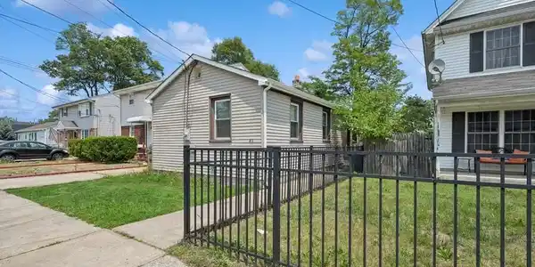 41 Seeley Avenue