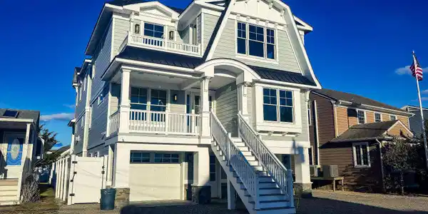 152 Pershing Boulevard