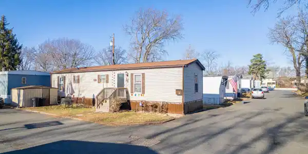 31 Sams Trailer Ct Court