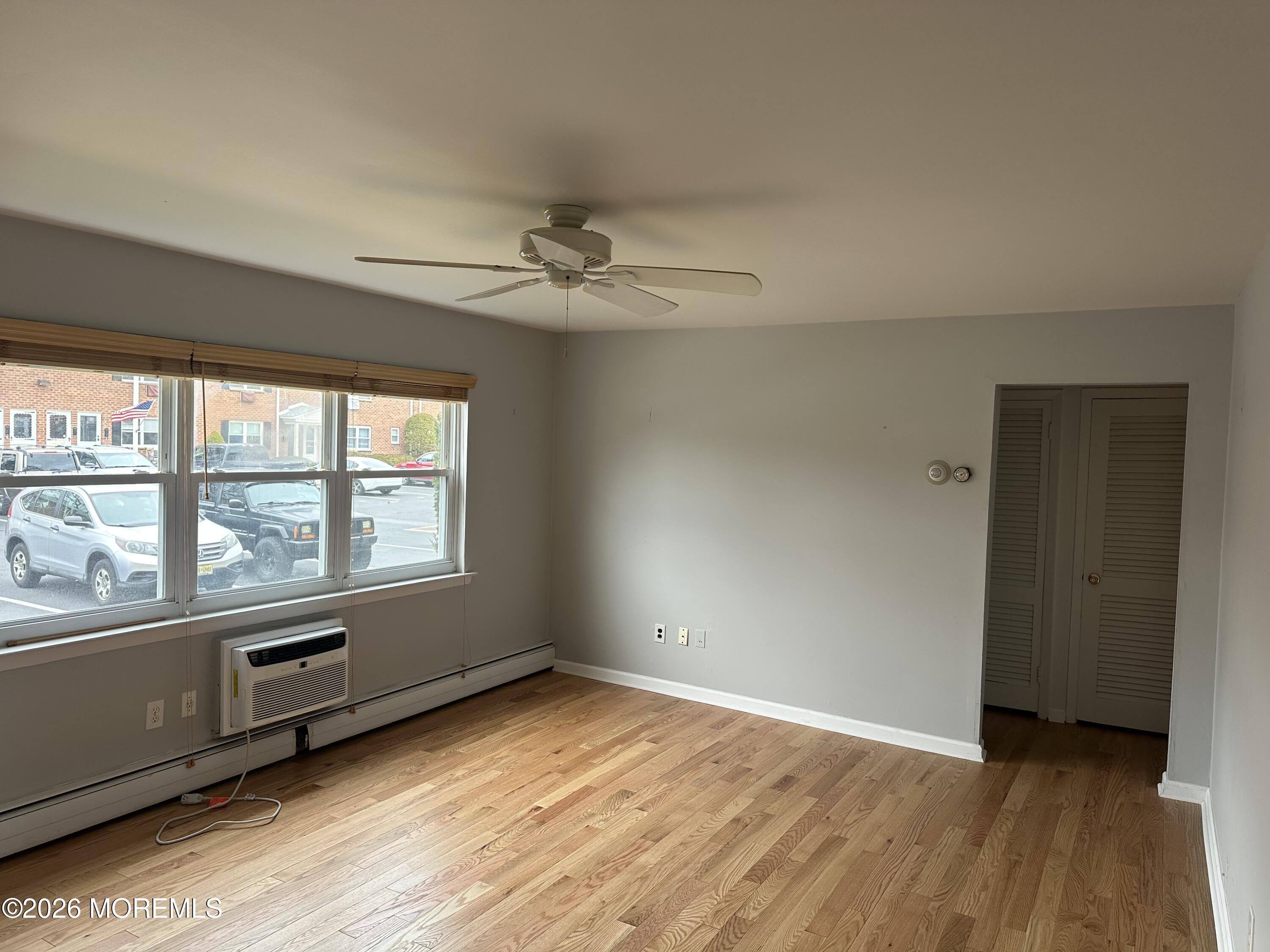 Image 3: Living Area