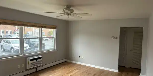 Image 3: Living Area