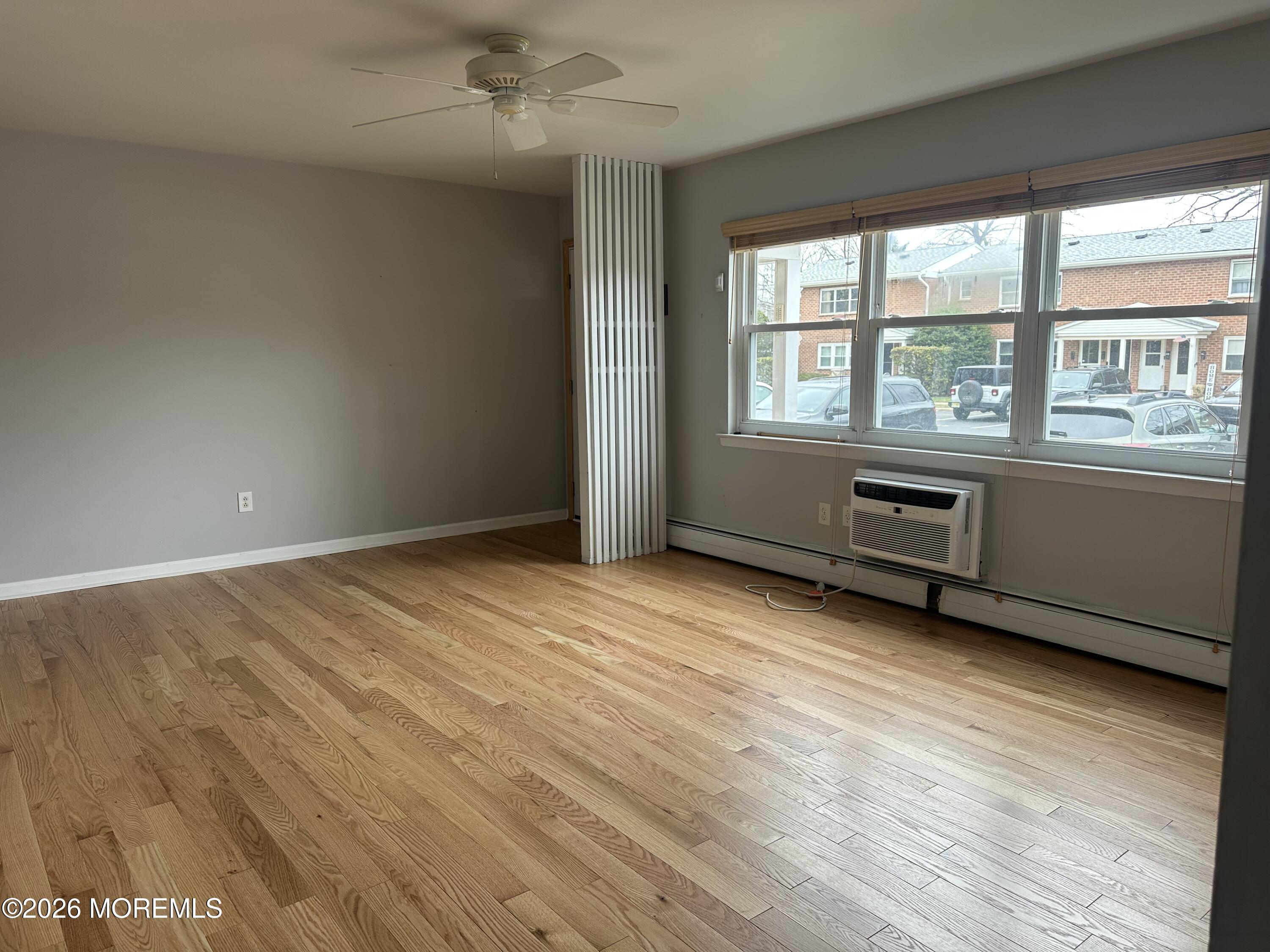 Image 4: Living Area 2