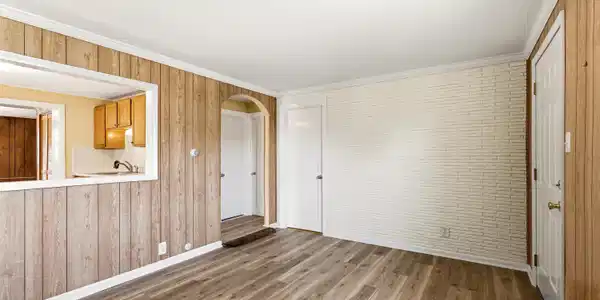 Image 3: Living room