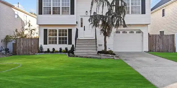104 Maple Place