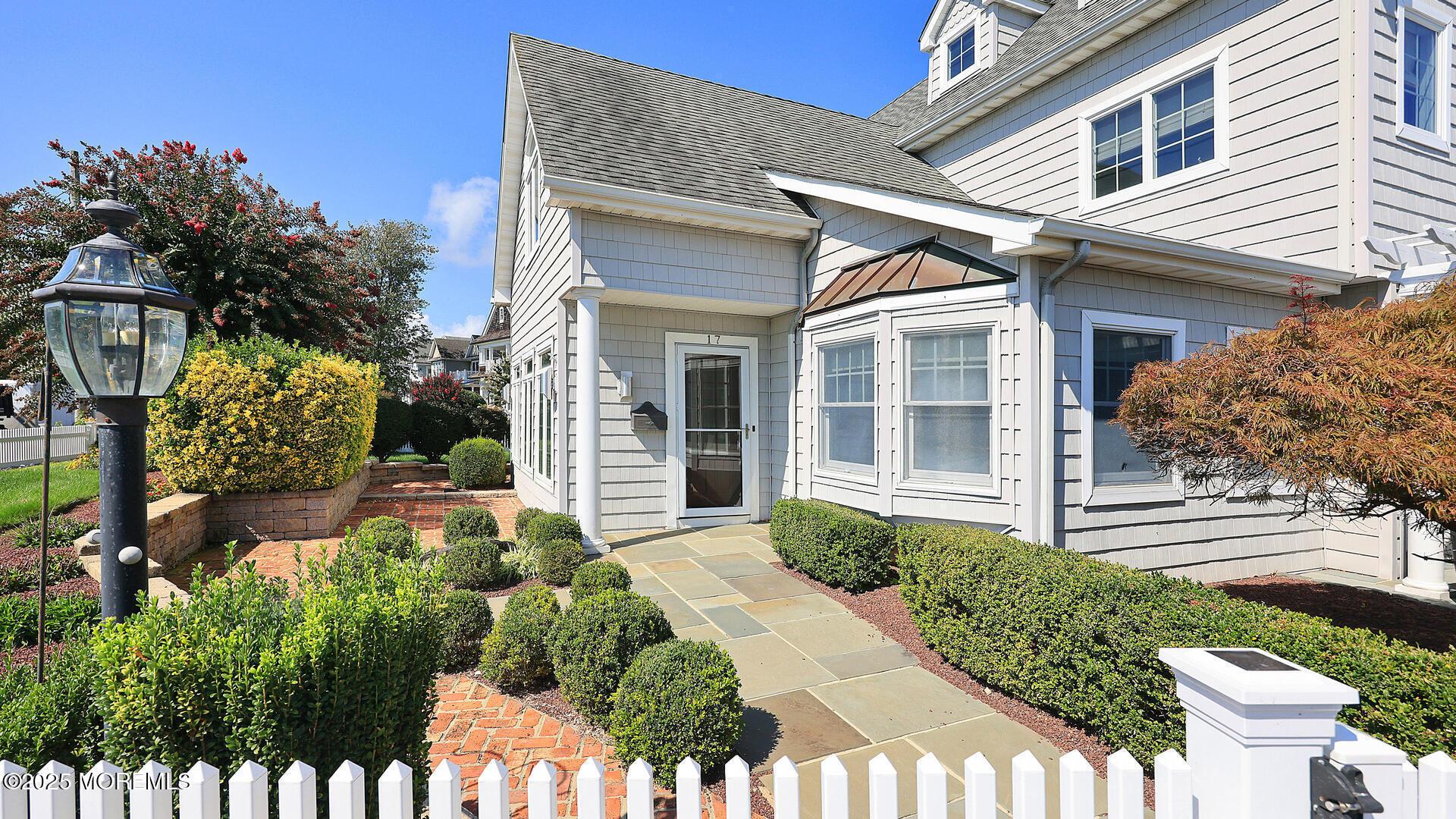 Image 2: 17 Crescent Dr Brielle NJ 08730 USA-016-