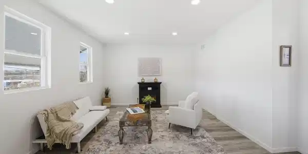 Image 4: 7-web-or-mls-DSC03504