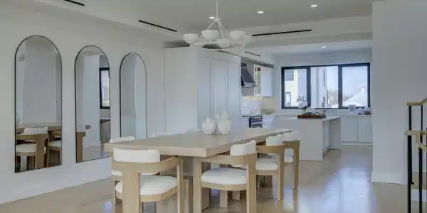 Image 3: DR kitchen