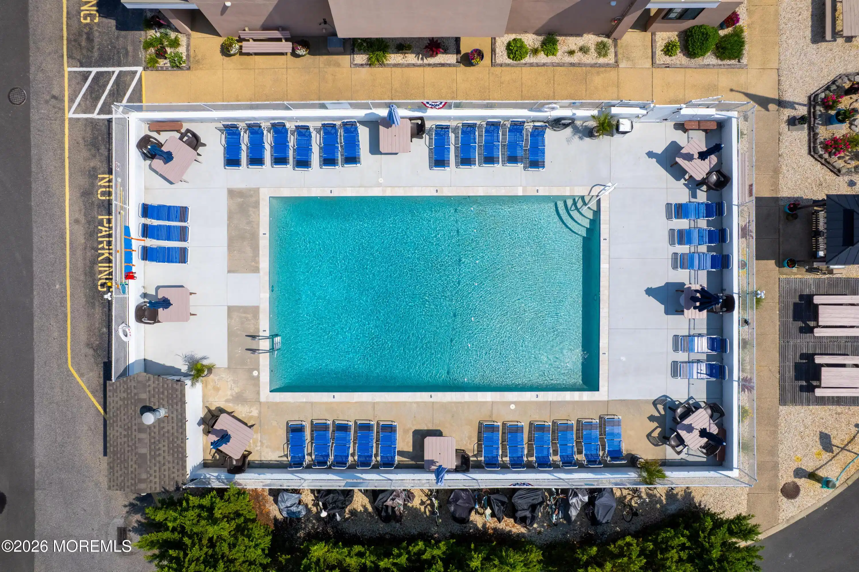 Image 1: Pool 2