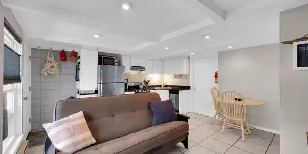 Image 4: Living 2