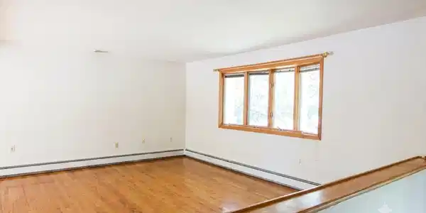 Image 2: Living Room