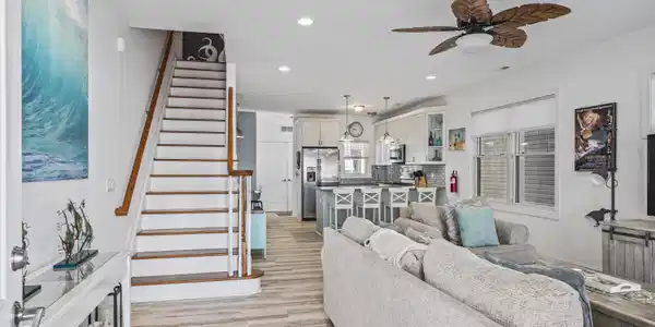 Image 3: Foyer 1