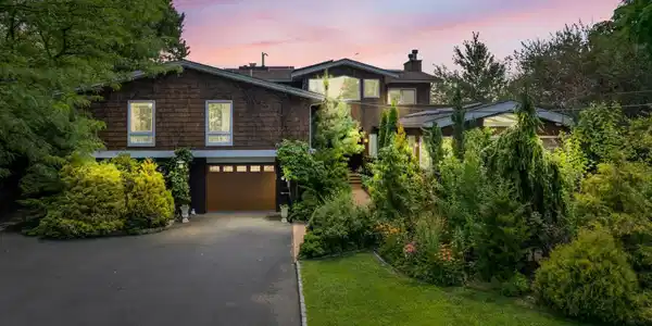 74 Seneca Place