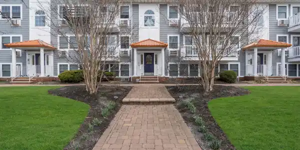 307 4th Avenue Unit 302