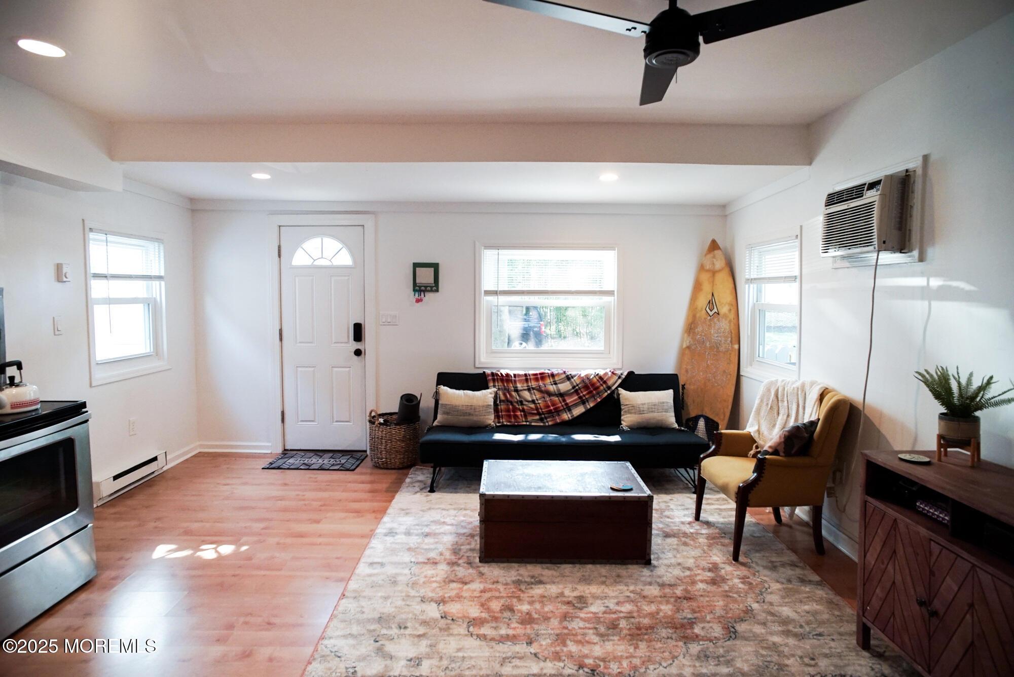 Image 3: 1730_LivingRoom01