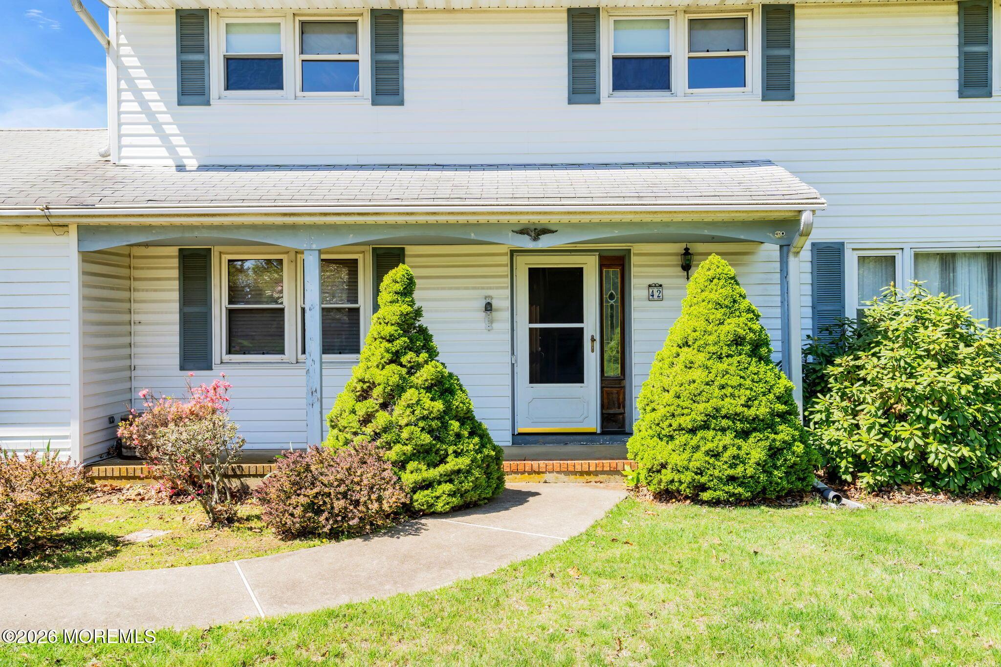 Image 2: 49-web-or-mls-DSC03413