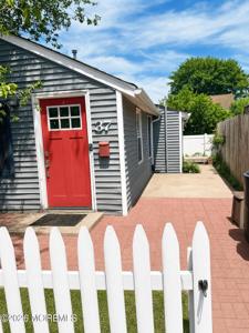 37 Myrtle Avenue