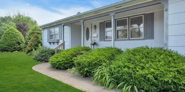 1131 Canal Drive