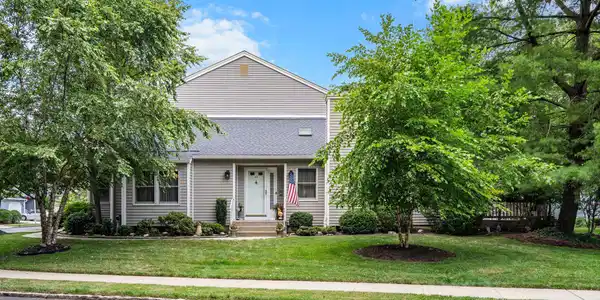 43 Essex Drive