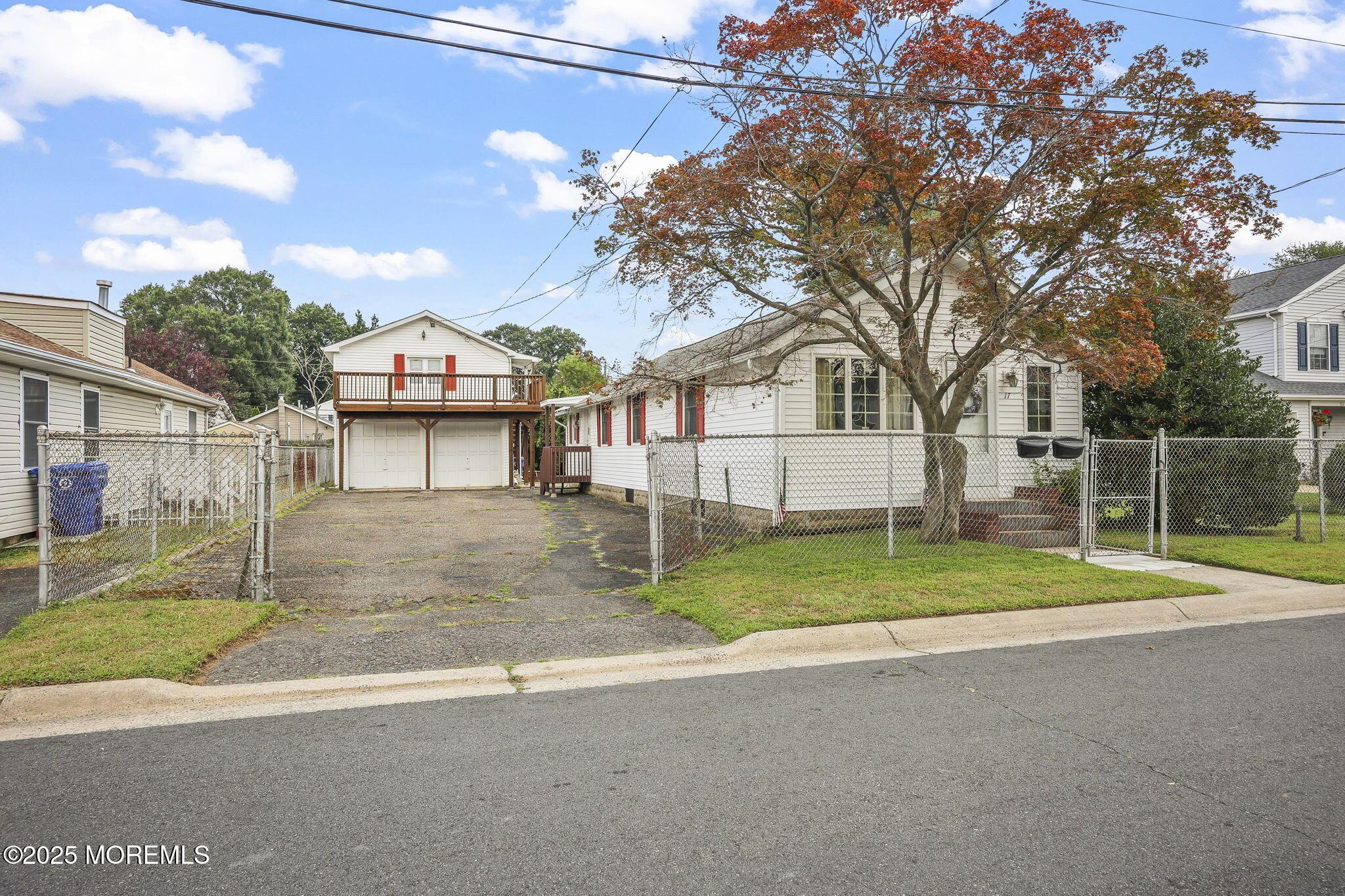 Image 2: 17 Cedar Ave