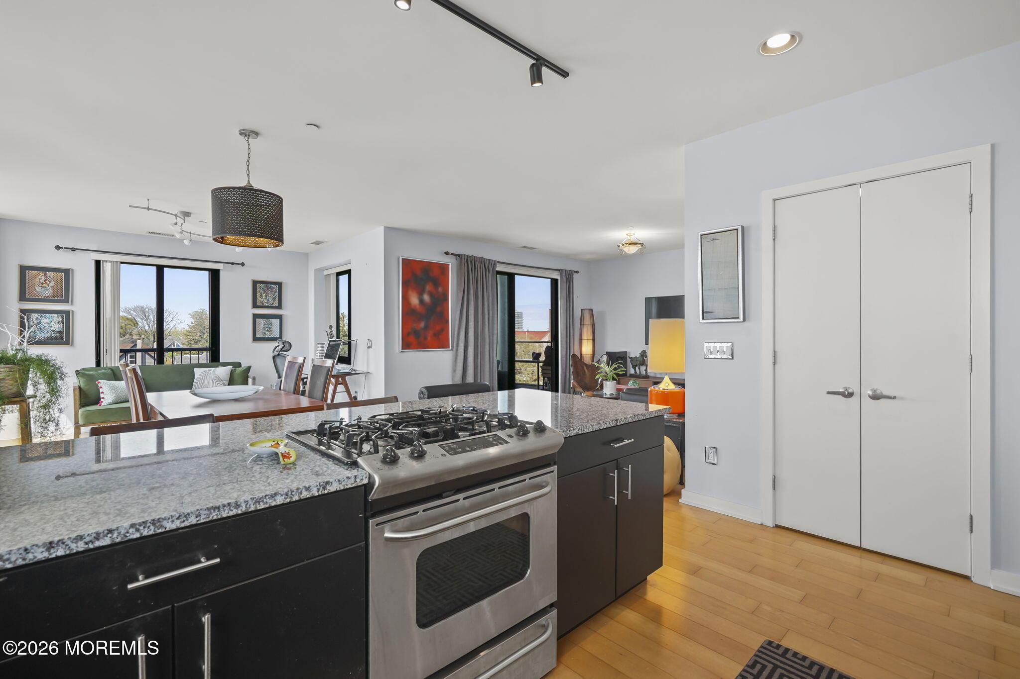 Image 3: 12-web-or-mls-DSC09362