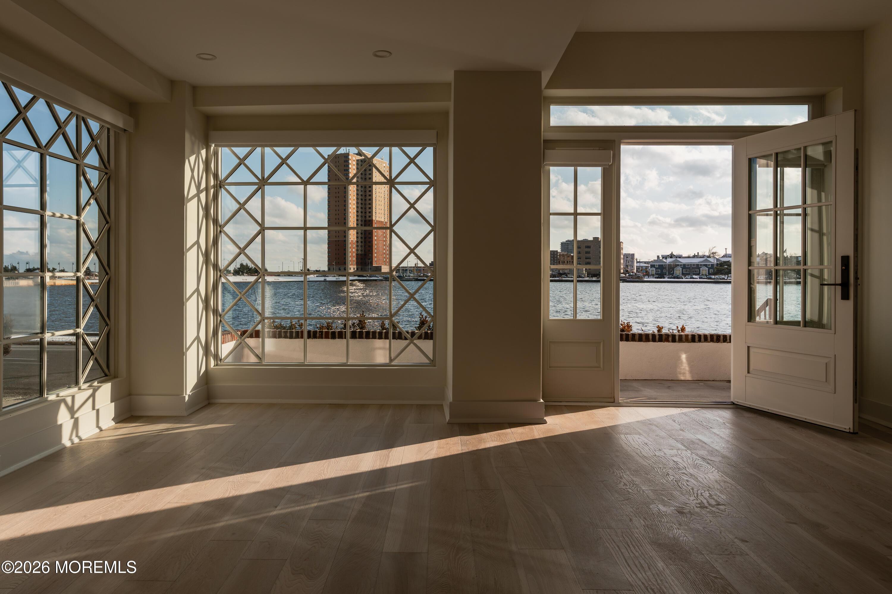 Image 3: Unit 1 - Living Room