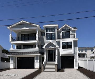 309 W 16th Street