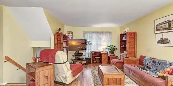 Image 4: 5
